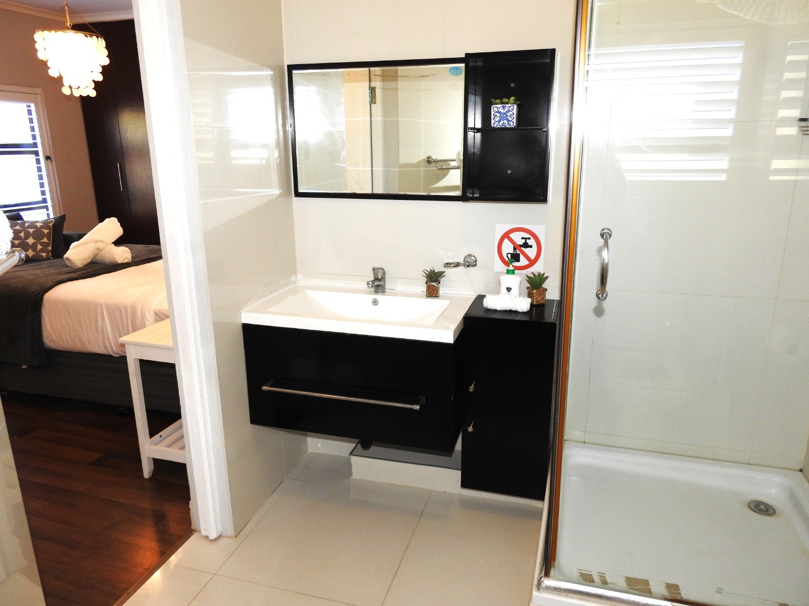 Suite 1 Image